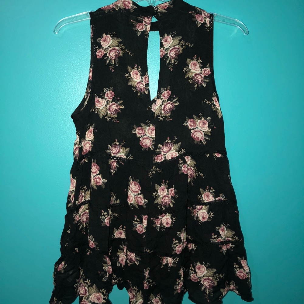 American Eagle: Black Floral Pattern Blouse